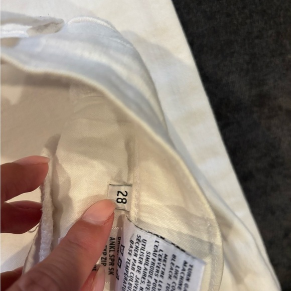 Hudson Jeans Cream Denim with Gold Accents - Picture 4 of 5
